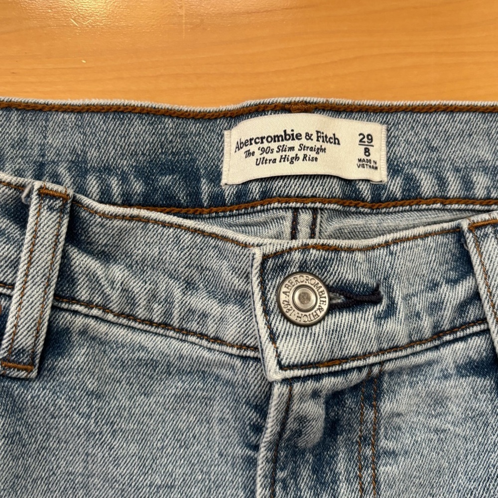 Abercrombie & Fitch The 90’s Slim Straight Ultra High Rise Jeans Size 29 / 8 - Picture 4 of 6